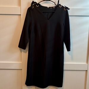 New Tahari women’s V neck  lined black dress size 6